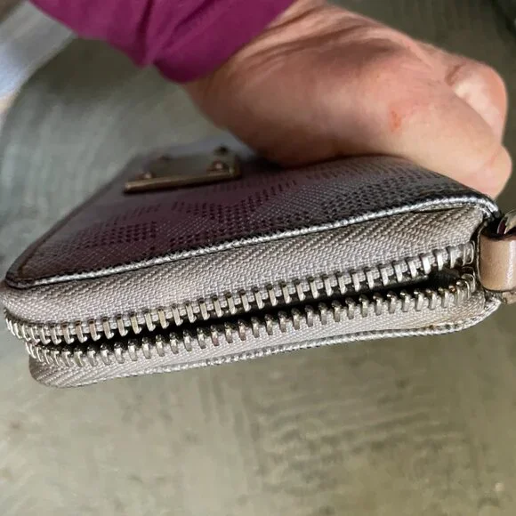 Michal Kors Silver MK LOGO wallet wristlet zipper Jet Set - Picture 6 of 9